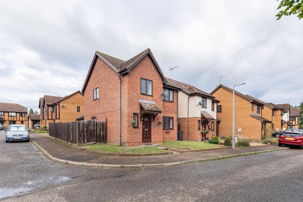 House On Cul De Sac Apartment Lakenheath Екстериор снимка