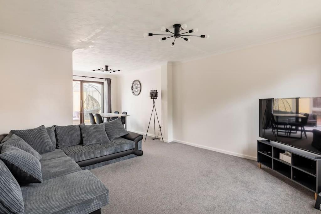 House On Cul De Sac Apartment Lakenheath Екстериор снимка