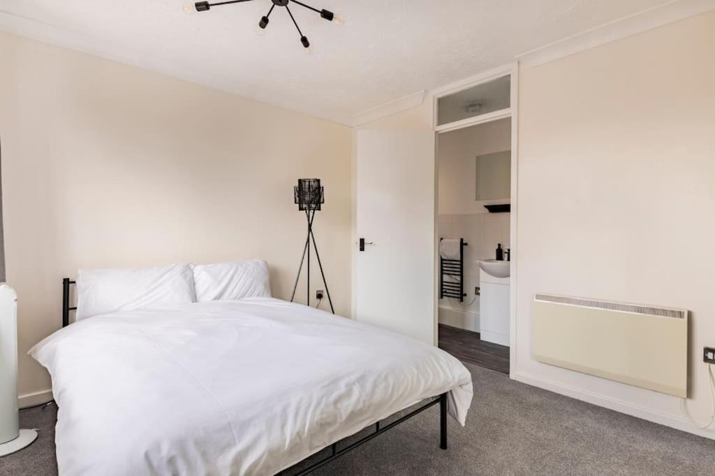 House On Cul De Sac Apartment Lakenheath Екстериор снимка