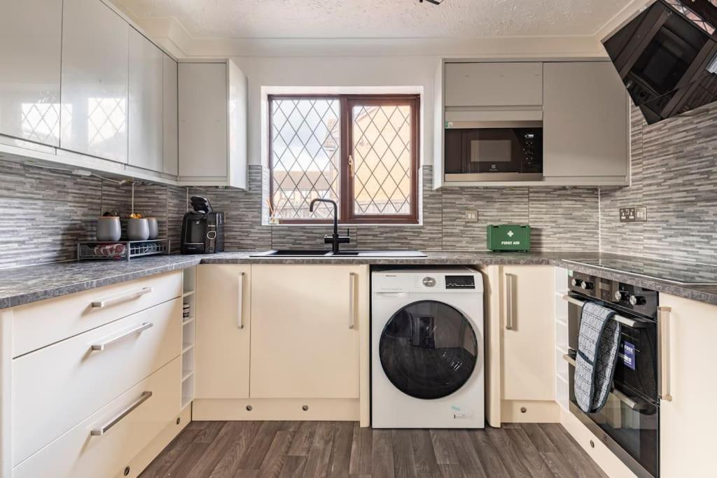 House On Cul De Sac Apartment Lakenheath Екстериор снимка