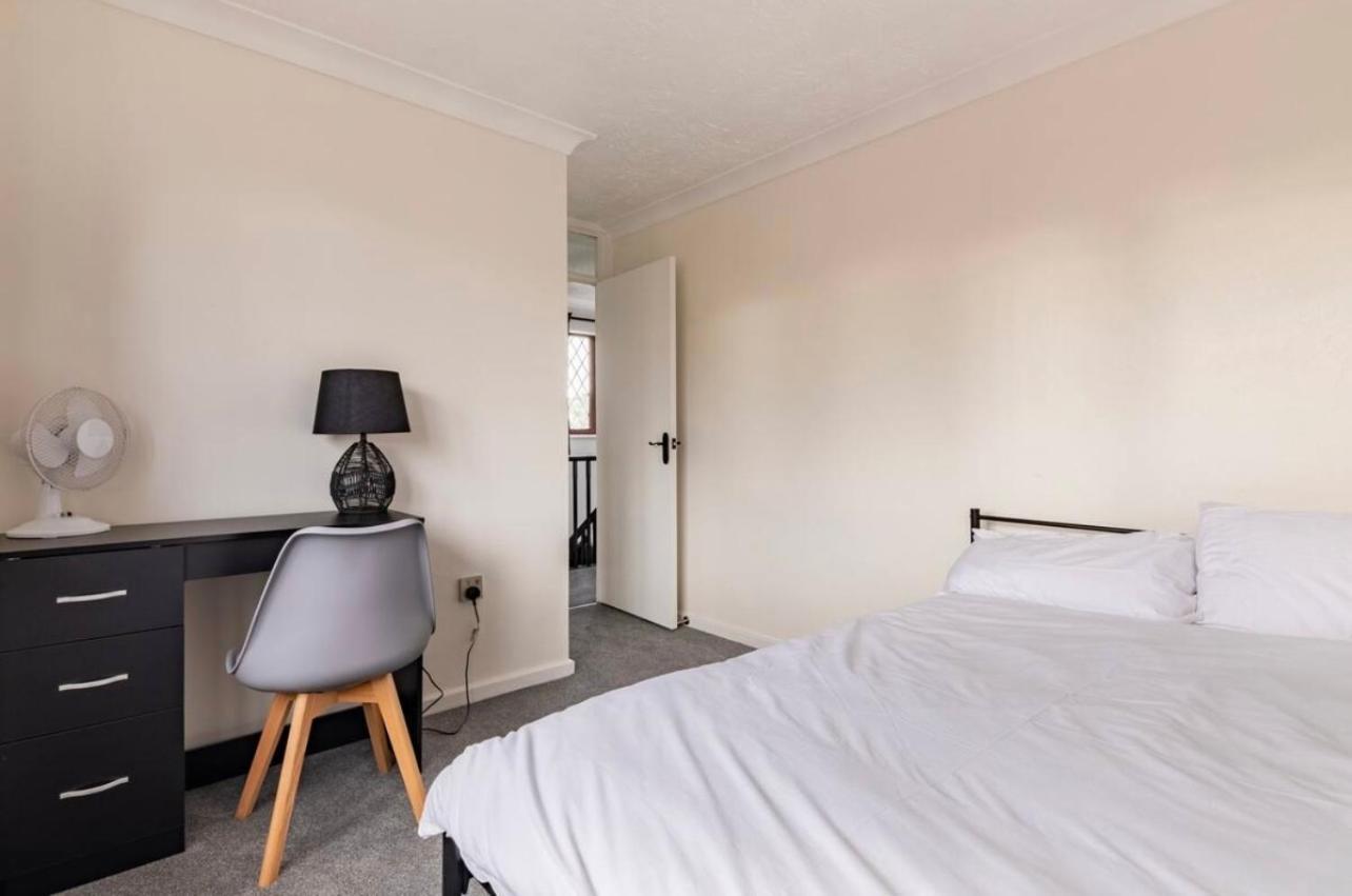 House On Cul De Sac Apartment Lakenheath Екстериор снимка
